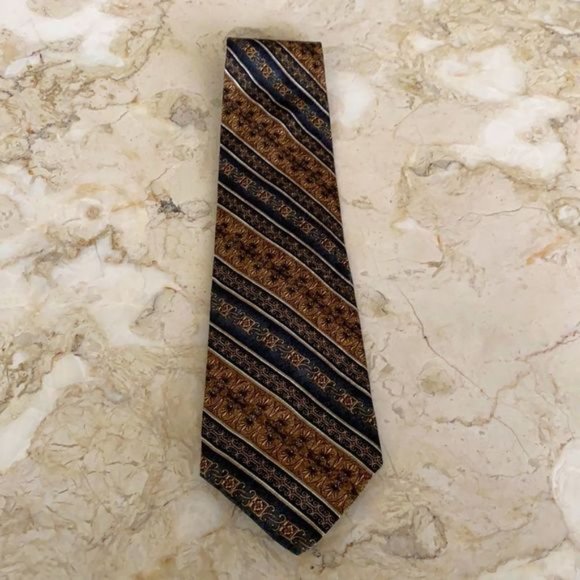Christian Dior?100% Silk Tie - Picture 8 of 9